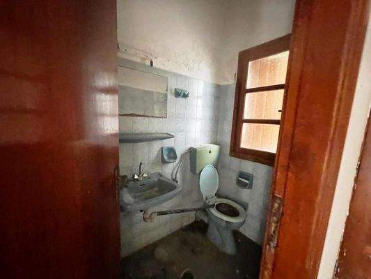 Südostkreta, Makry Gialos: Apartmentkomplex zur Renovierung zu verkaufen