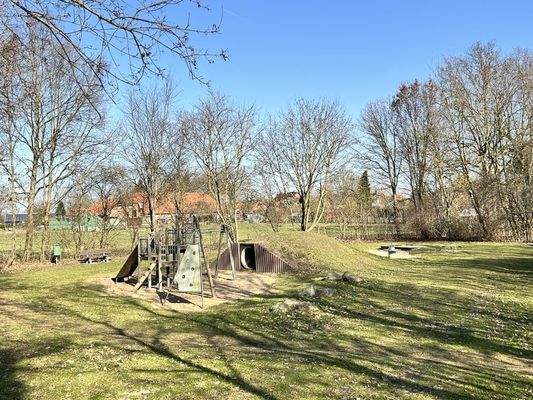 Blick auf den angrenzenden Spielplatz
