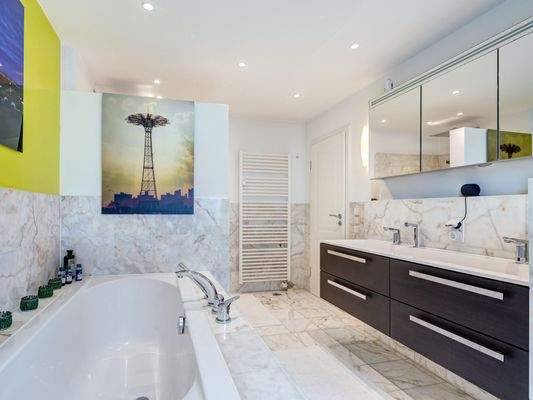 Bad en Suite l KI optimiert