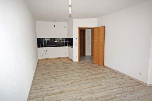 Wohnzimmer mit Küche