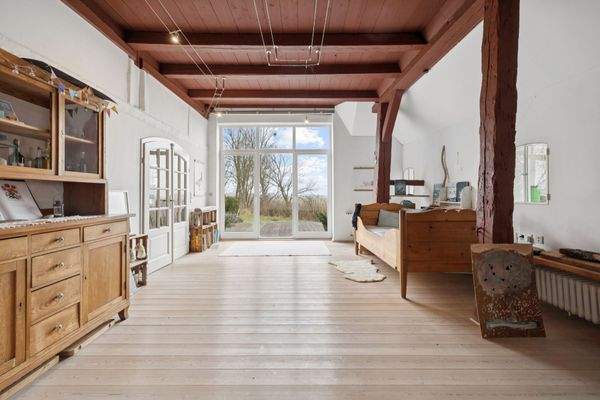 viel Platz im Atelierzimmer