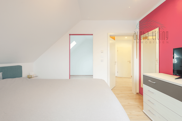 Schlafzimmer 4 mit Ankleide (OG)