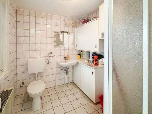 Haus 27_EG_Gewerbeeinheit_Duschbad