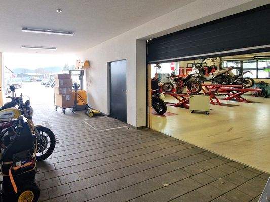 Zufahrt zur Werkstatt