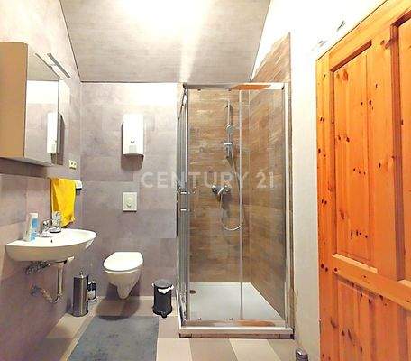 Das Badezimmer der Einliegerwohnung