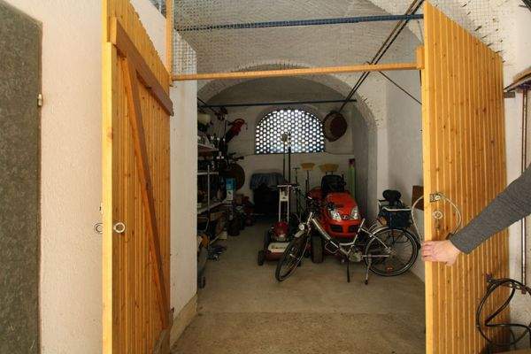 Wirschaftsgebäude Garage klein