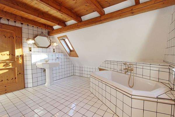 (optional) Badezimmer (DG)