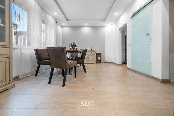 STILVOLLER WOHN- UND ESSZIMMER