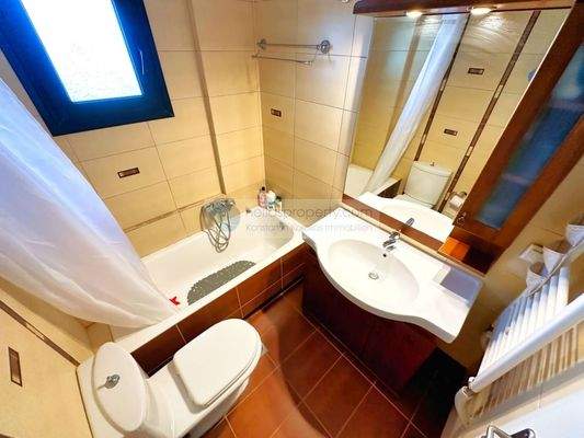 img_27be5bae-68f0-4eb3-bb12-877bd72df795