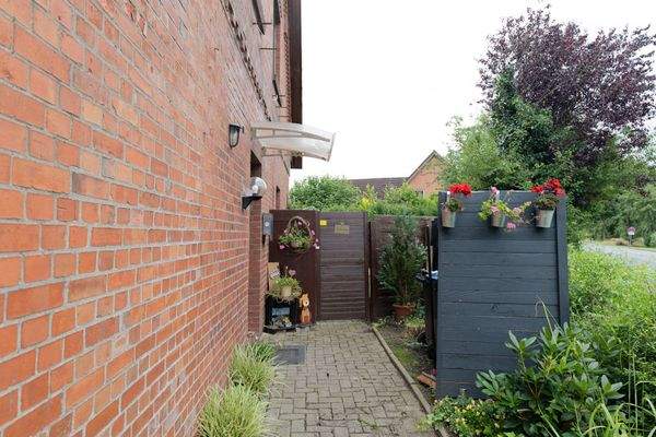 Seiteneingang vom Vorderhaus