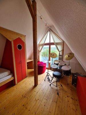 Kinderzimmer im Spitzboden