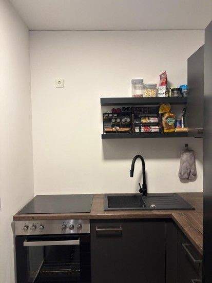 Schicke 2-Zimmerwohnung mit Parkett, Einbauküche, Balkon u. Fußbodenheizung - Photo 3