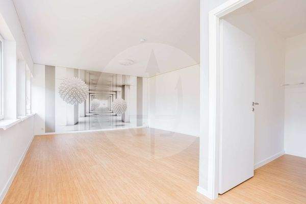 Schlafzimmer mit Ankleider DG