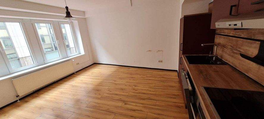 [A] 1. OG li Küche zur Straße_