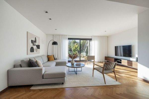 Wohnzimmer KI modifiziert