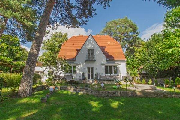 Stadtvilla vom Garten aus