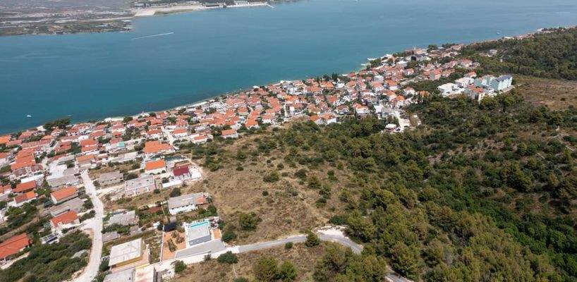 Großzügiges Baugrundstück