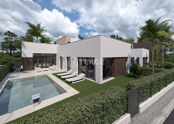Stylish Villa with Private Pool & Solarium in Los Alcázares
