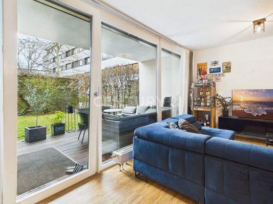 Bodentiefe Fenster und Terrassenzugang