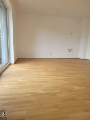 Wohnzimmer m. offener Küche