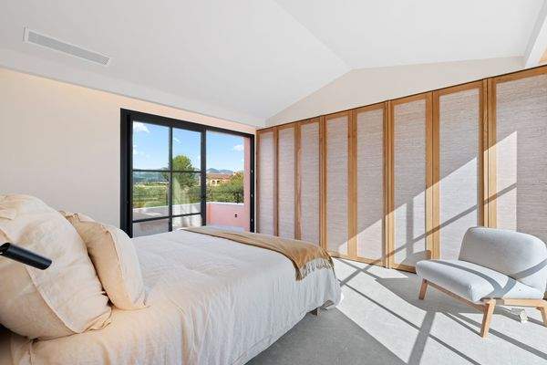 Schlafzimmer im Obergeschoss mit eigener privater Terrasse