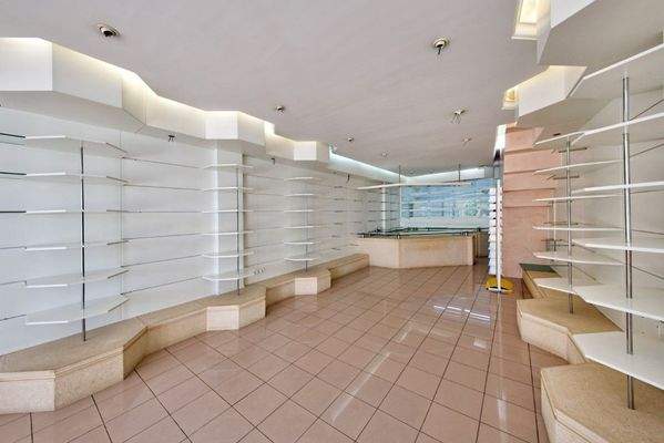 Ladenlokal zum Verkauf nahe Strand in Santa Ponsa auf Mallorca