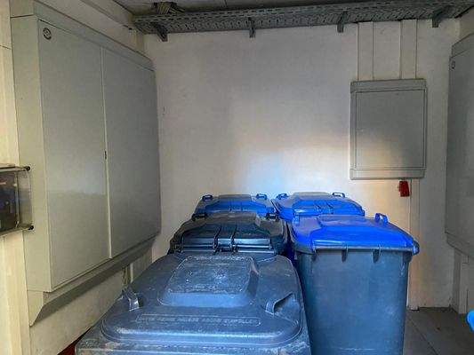 Mülltonnen, Stromzähler