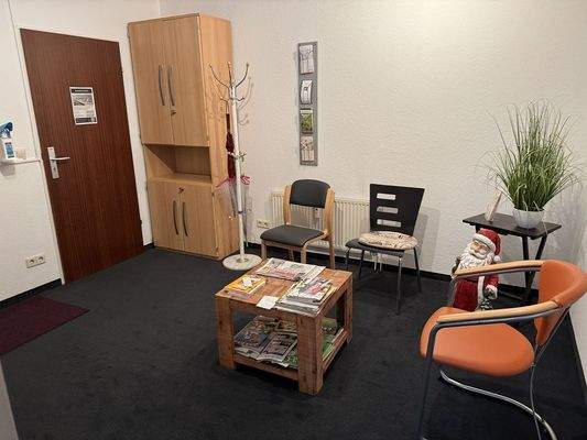 Wartebereich (3).JPG