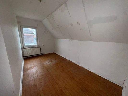 Zimmer im Dachgeschoss.jpeg
