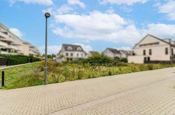 Grundstück Straßenansicht