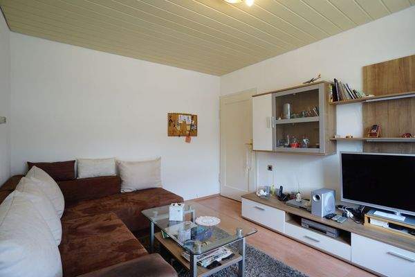 Zimmer mit Laminatboden