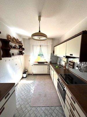 Küche mit EBK im EG
