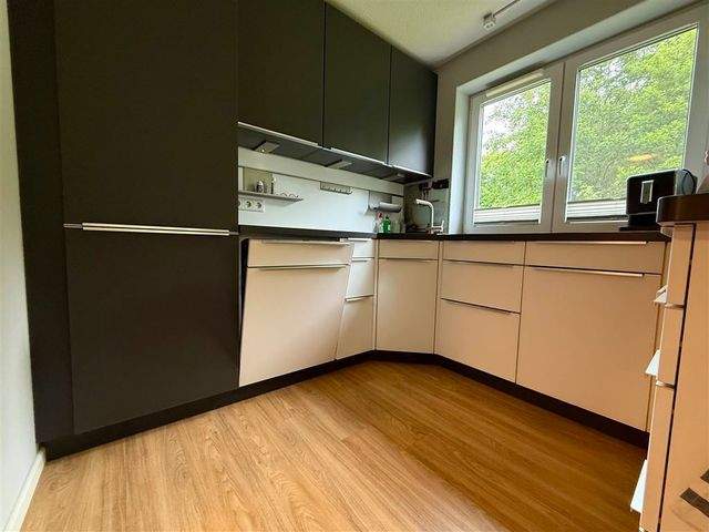 Moderne 4-Zimmer-Wohnung mit großzügigem Balkon und TG-Stellplatz // Schulenhof, Molfsee - Photo 2