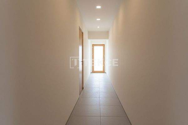 Apartment with Balcony and Elevator Building in Karşıyaka İzmir