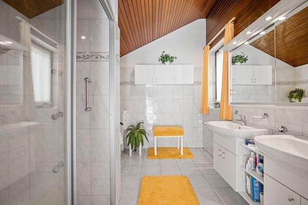 Tagesbelichtetes Elternbad