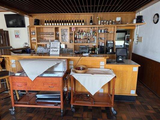 Theke Restaurant I EG