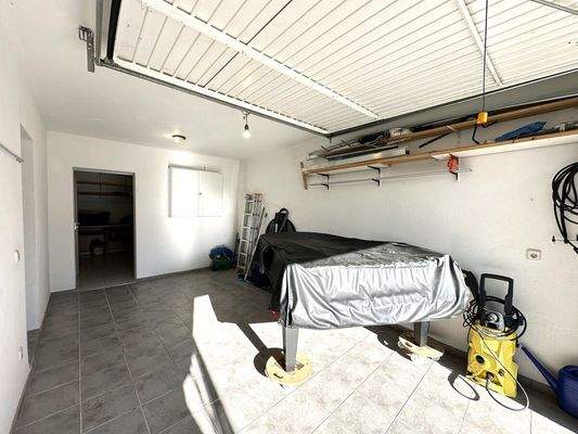 Ihre Garage mit Zugang ... 