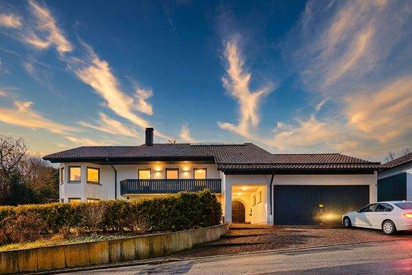 Außenbereich (Straßenseite) 