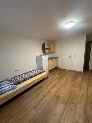 Bild 1 Blick in Richtung Badezimmer.jpeg