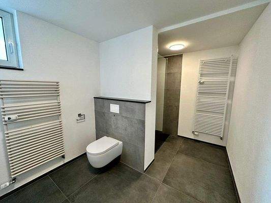 Modernes Badezimmer