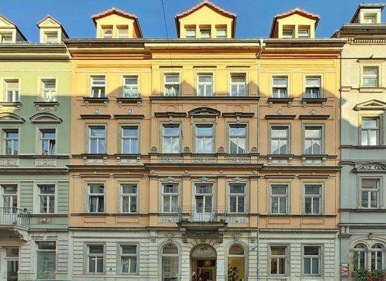 Straßenseitige Gebäudefront