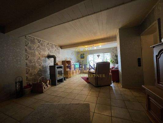 Großes WZ : EZ mit Ofen