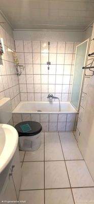 Hinterhaus EG-Wannenbad mit Toilette
