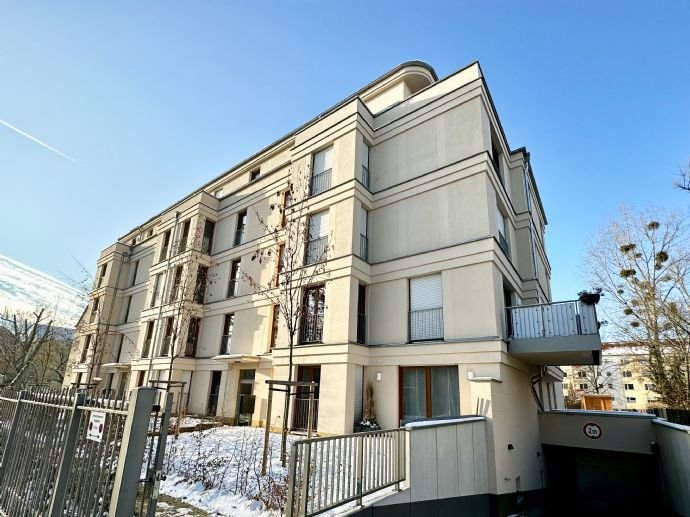 Moderne 4 Zimmer-Wohnung mit großer Terrasse in Striesen