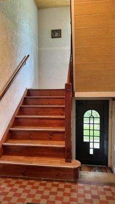 Treppenhaus mit Treppe ins OG