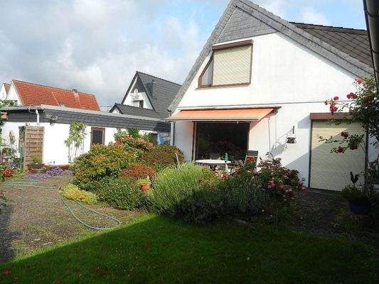 Hinteres Haus mit Terrasse.JPG