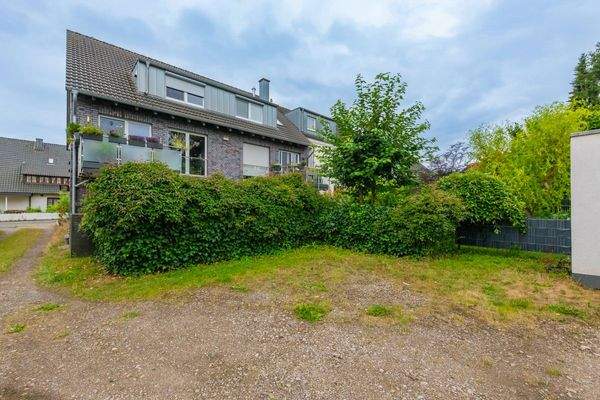 Rückseite mit Blick zum Stellplatz