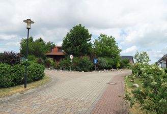 Straßenansicht aus Westen.JPG