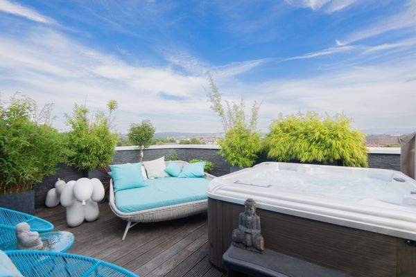 Ostterrasse mit Whirlpool