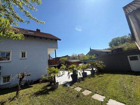 Garten mit Gartenhaus neu